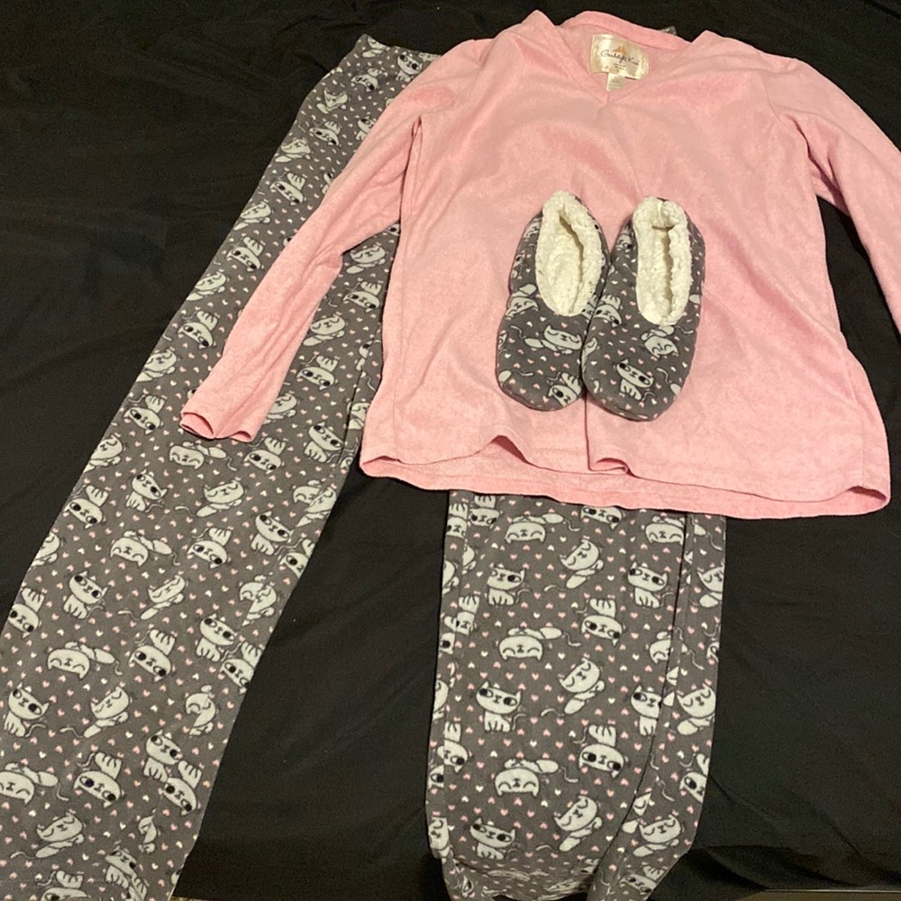 Pajama set with slippers